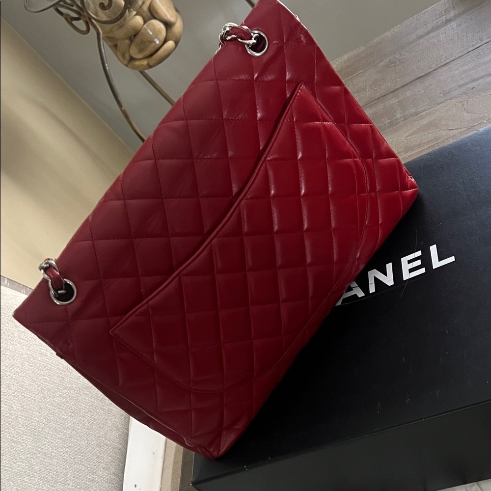 Chanel Burgundy Quilted Shoulder Bag - Picture 2 of 4